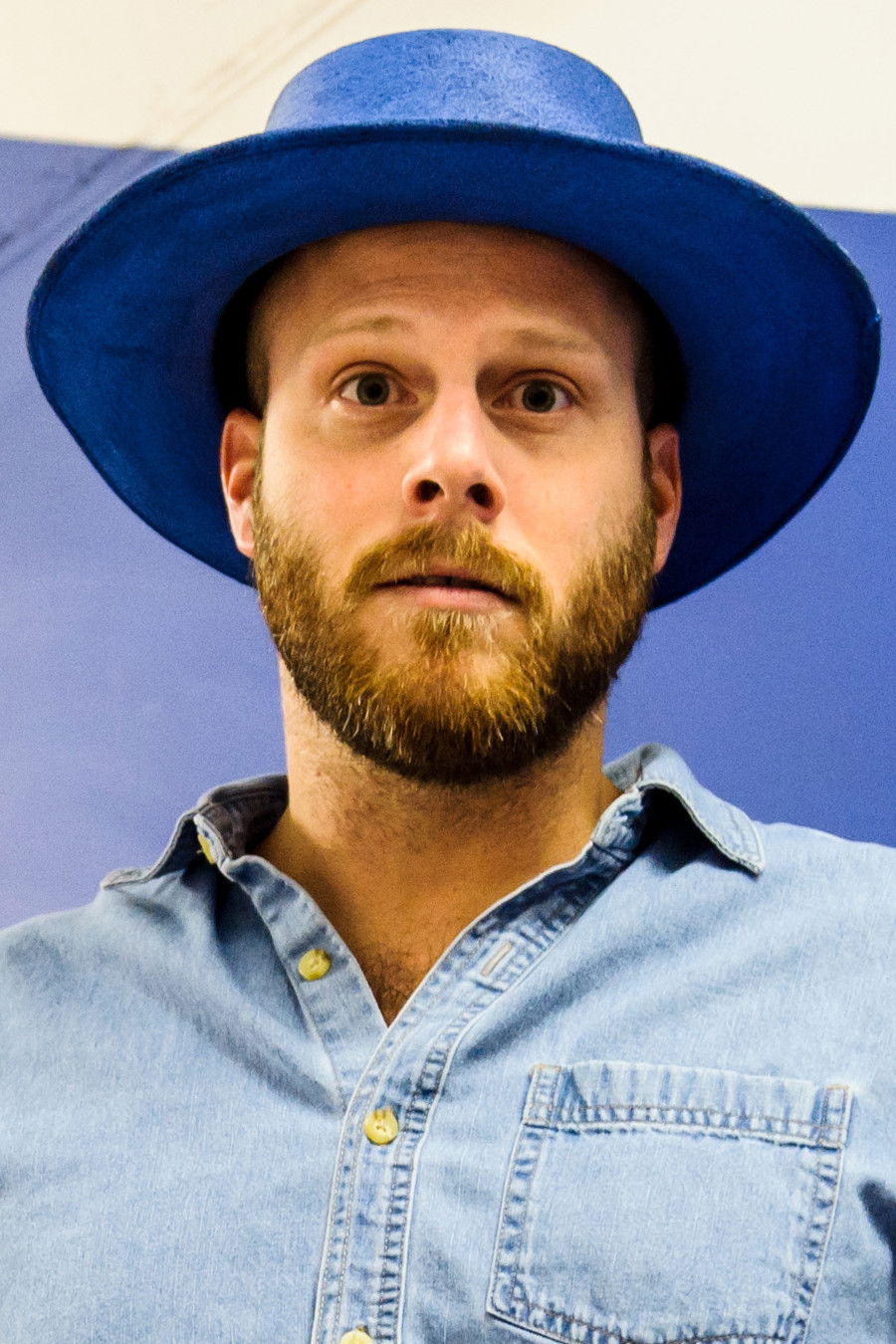 Claude Cobra backdrop