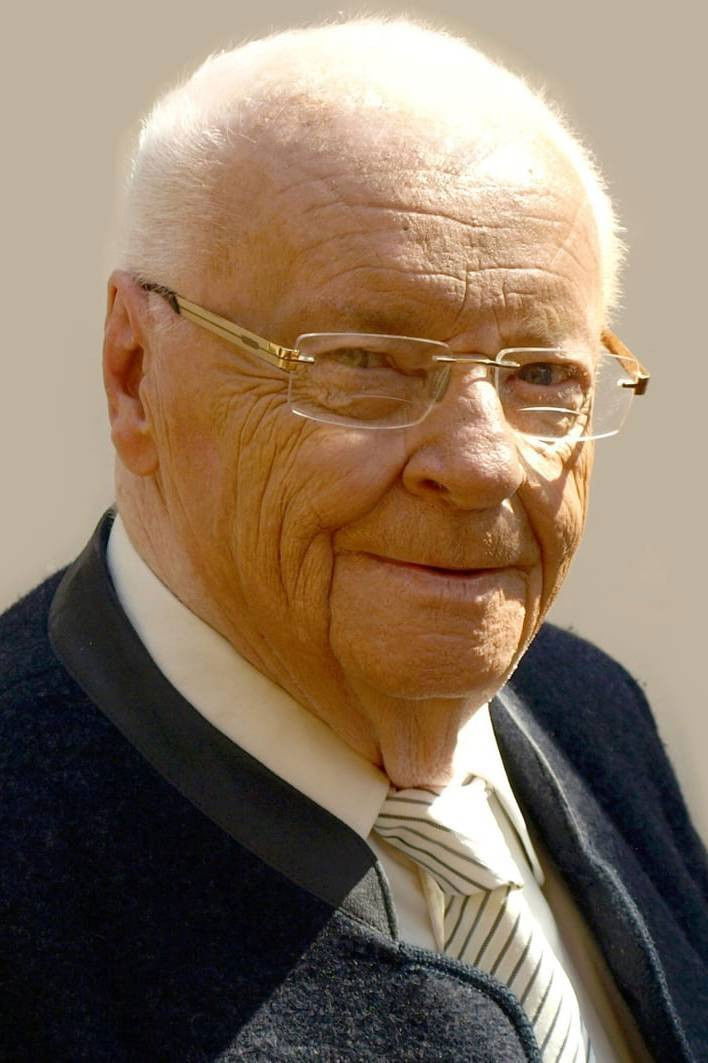 Manfred Uhlig backdrop