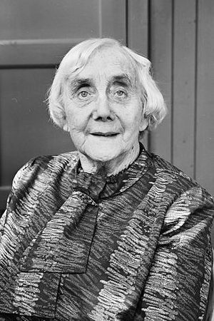 Henny Skjønberg backdrop