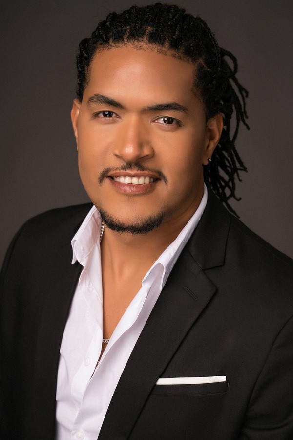 Carasaf Sanchez backdrop