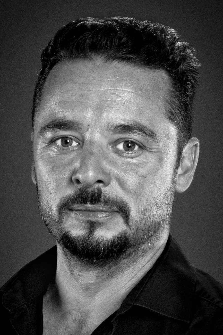 Tomáš Lněnička backdrop