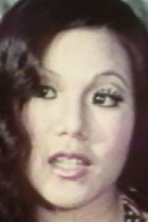 Anna Ho Na-Na backdrop