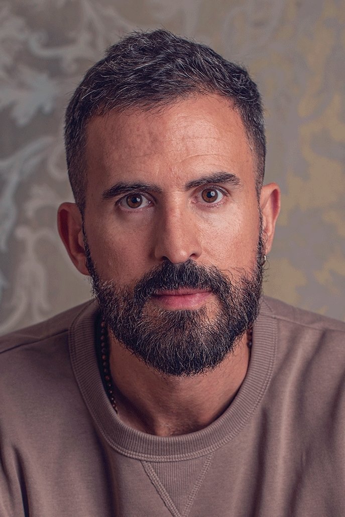 Lucio Castro backdrop