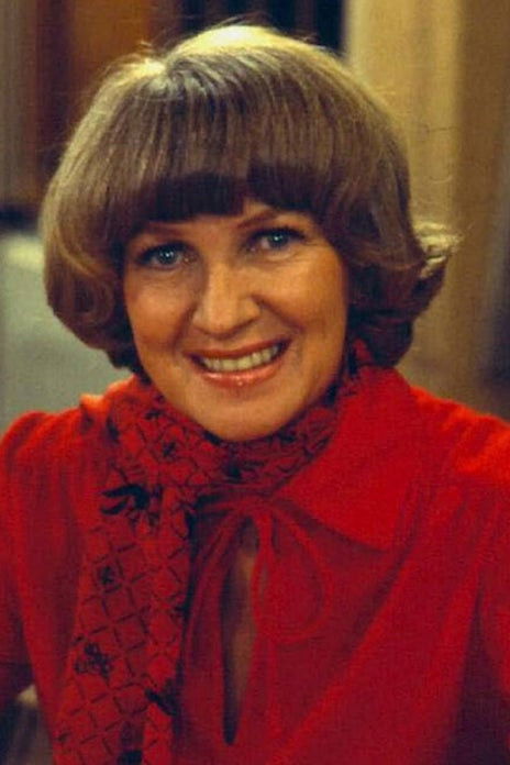 Sølvi Wang backdrop