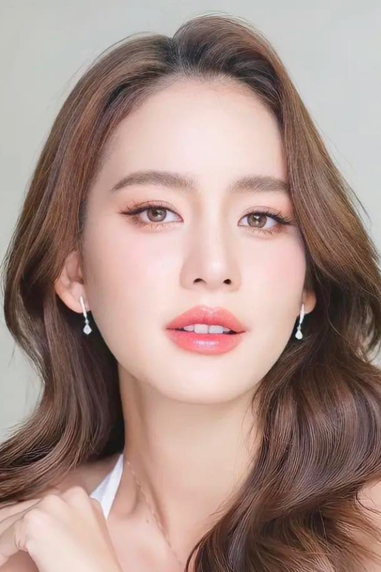 Maylada Susri backdrop