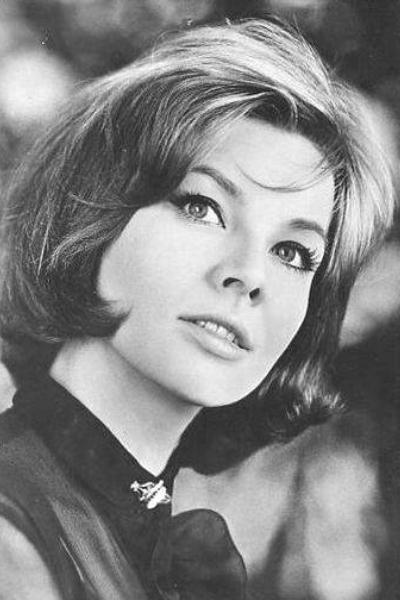 Annekathrin Bürger backdrop