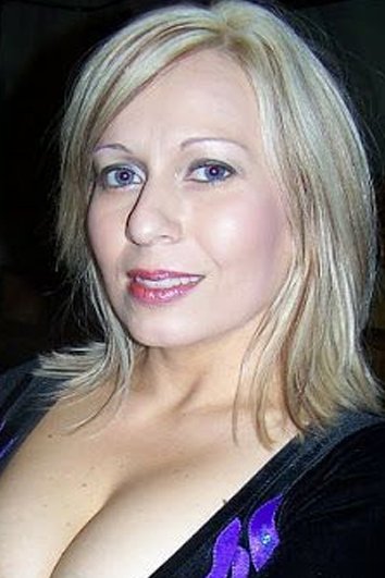 Brandi Wine backdrop