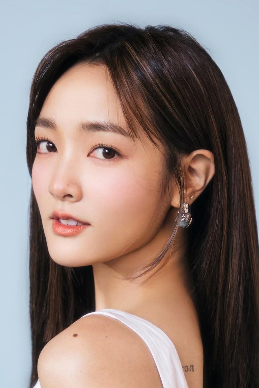 Gingle Wang backdrop