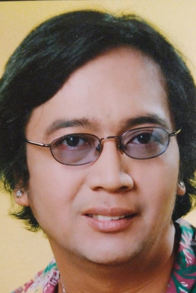 Mac Alejandre backdrop