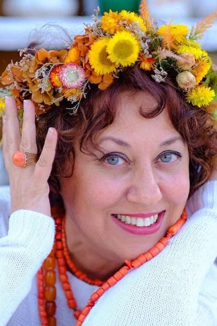 Baia Dvalishvili backdrop