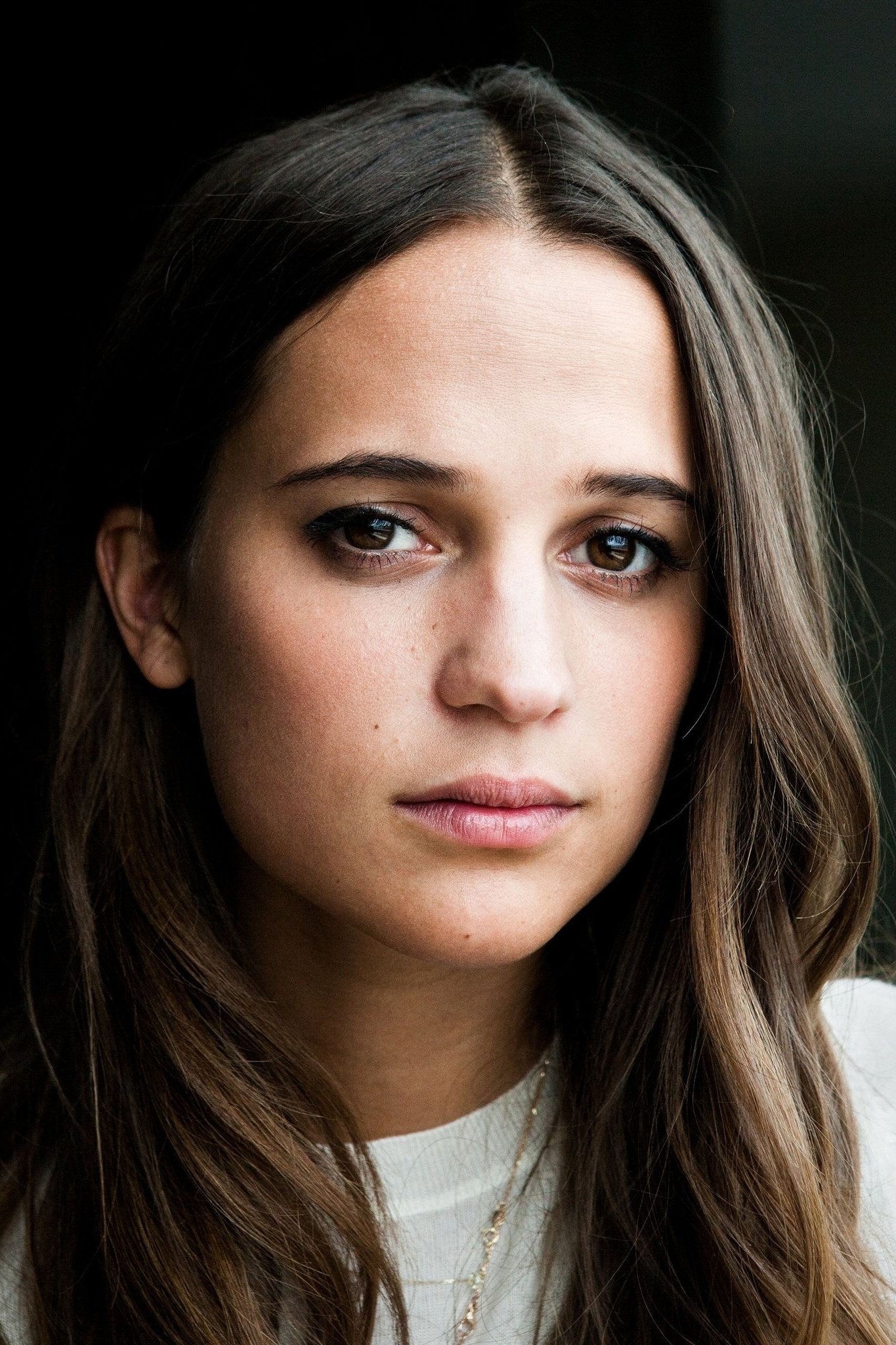 Alicia Vikander backdrop