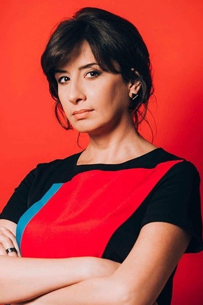 Mariam Jologua backdrop