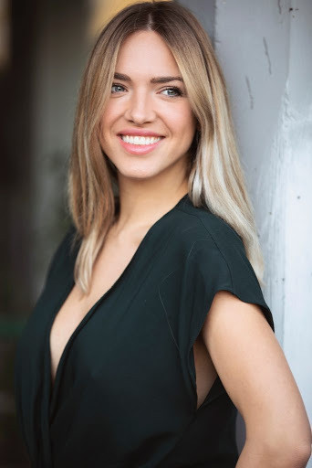 Carolina Rey backdrop