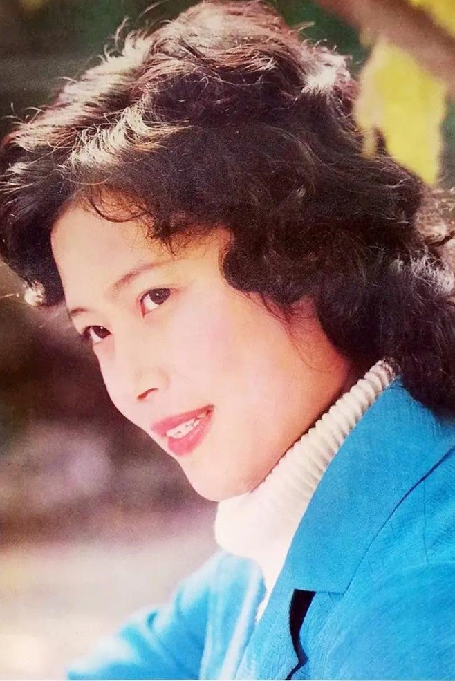 Shao Huifang backdrop