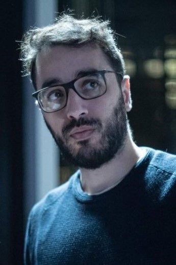 Tiago Rezende backdrop