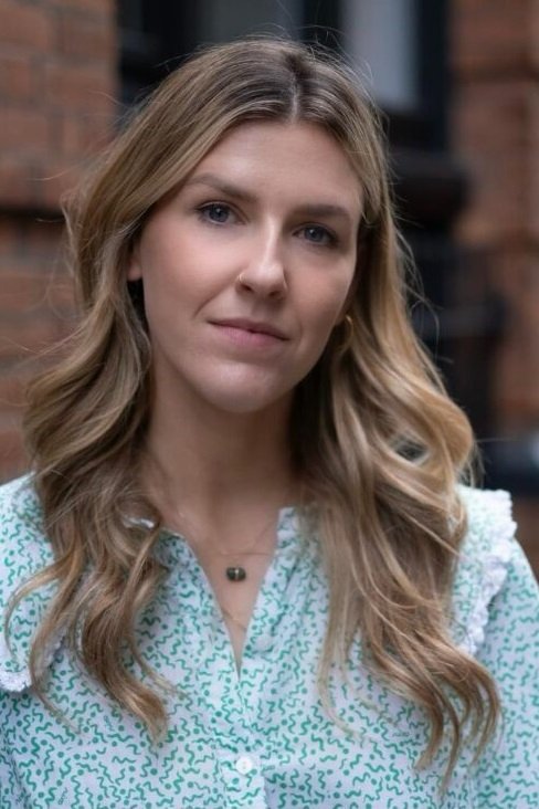 Ellie Flynn backdrop