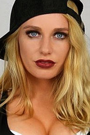 Simone Sherie backdrop