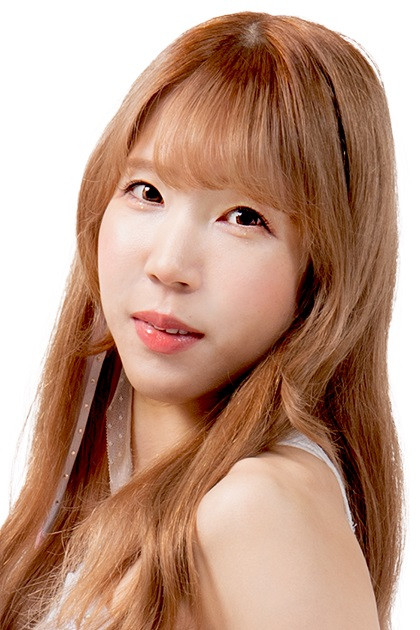 Mizuki Kaminade backdrop