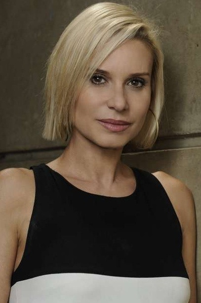 Paula Burlamaqui backdrop