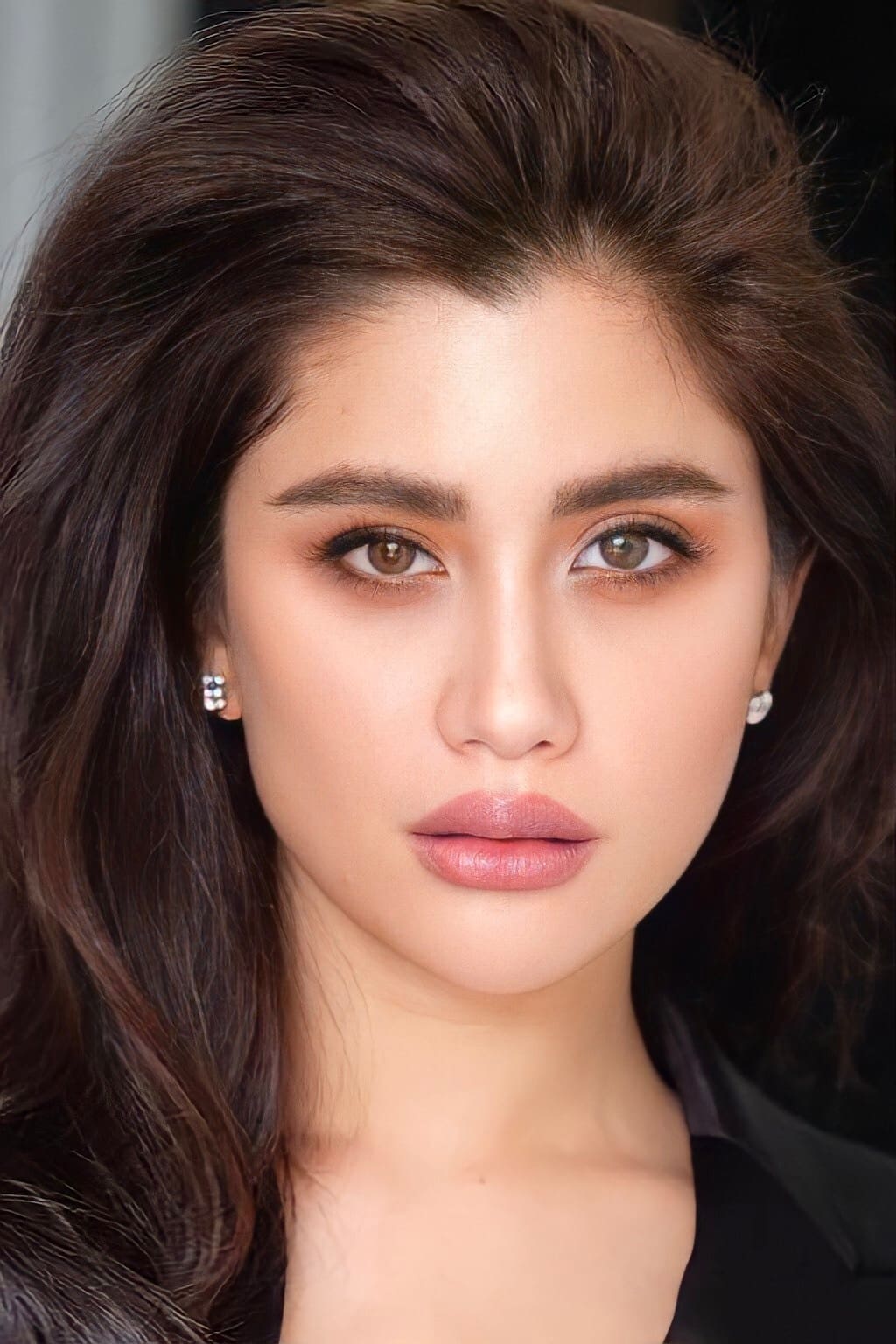 Praiya Suandokmai backdrop