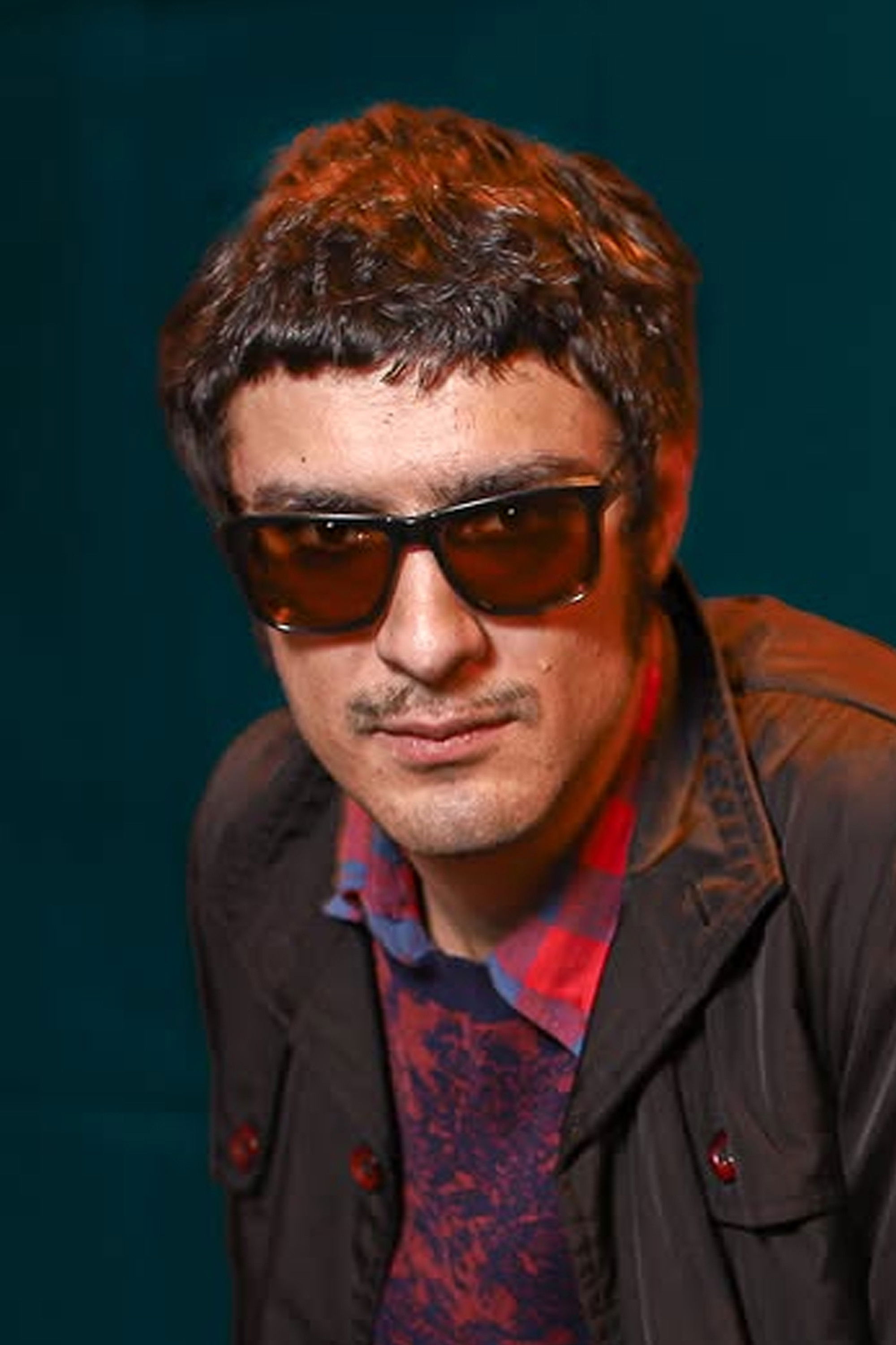 Federico Luis backdrop