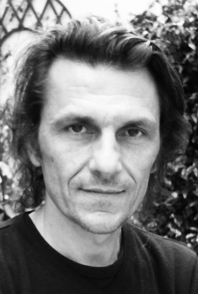 François-Xavier Frantz backdrop