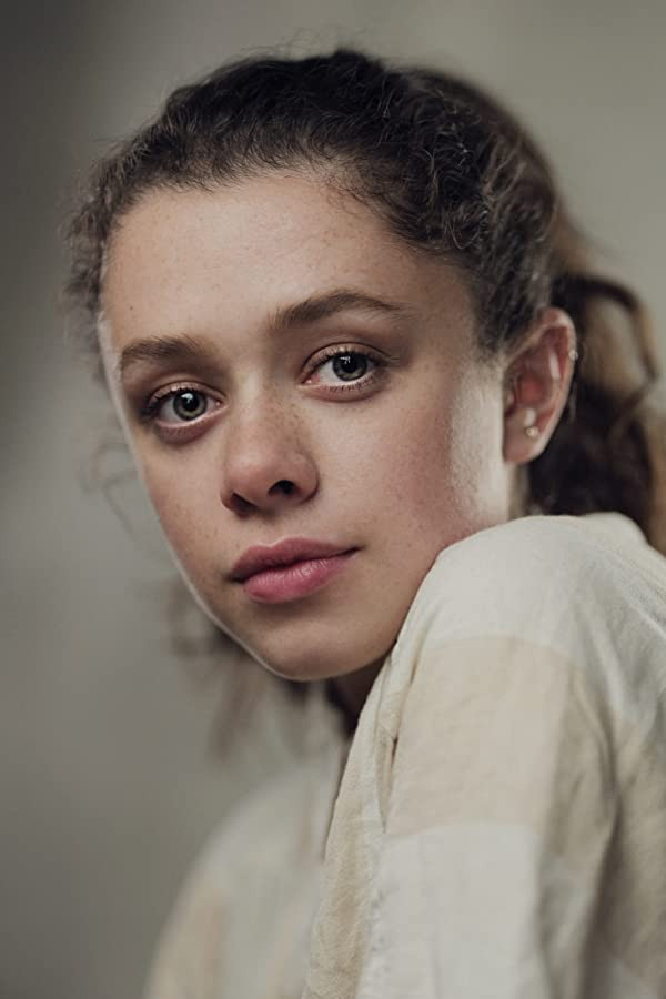 Isis Hainsworth backdrop