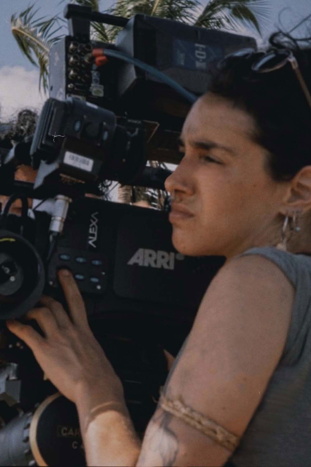 Luiza Calagian backdrop