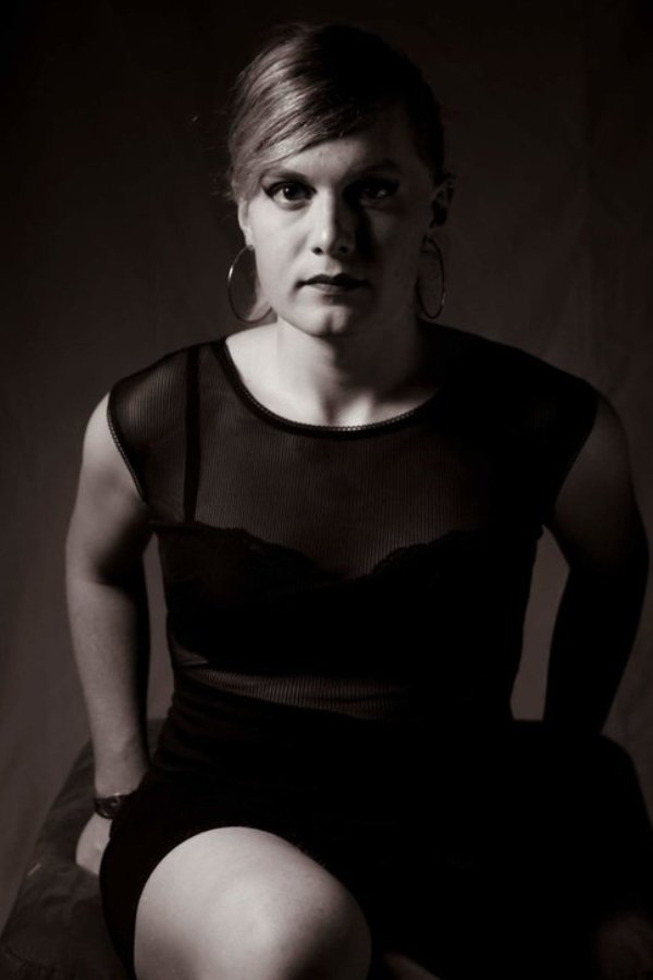 Bea Cordelia backdrop