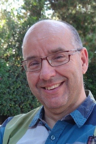 Raúl García backdrop