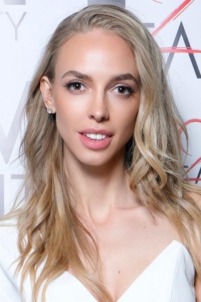 Nadezhda Sysoeva backdrop