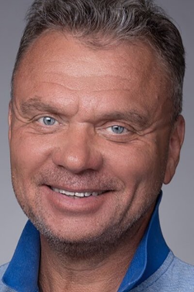 Igor Mishin backdrop