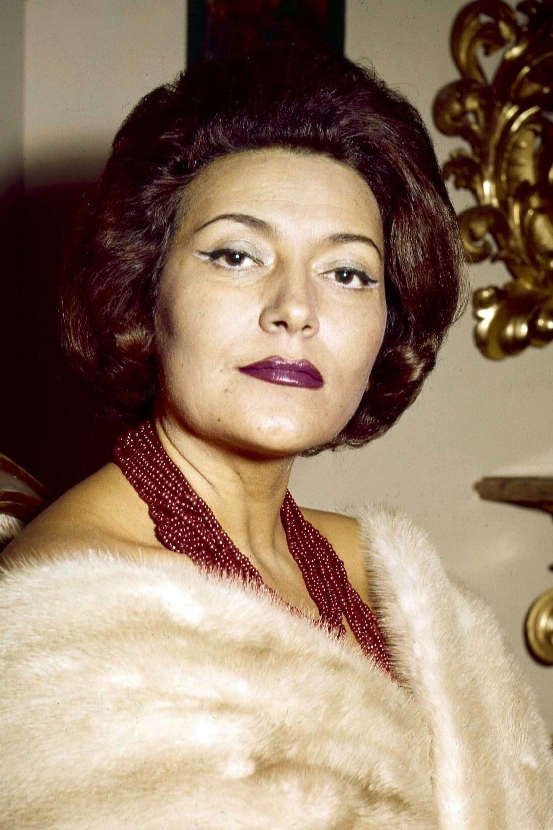 Nilla Pizzi backdrop