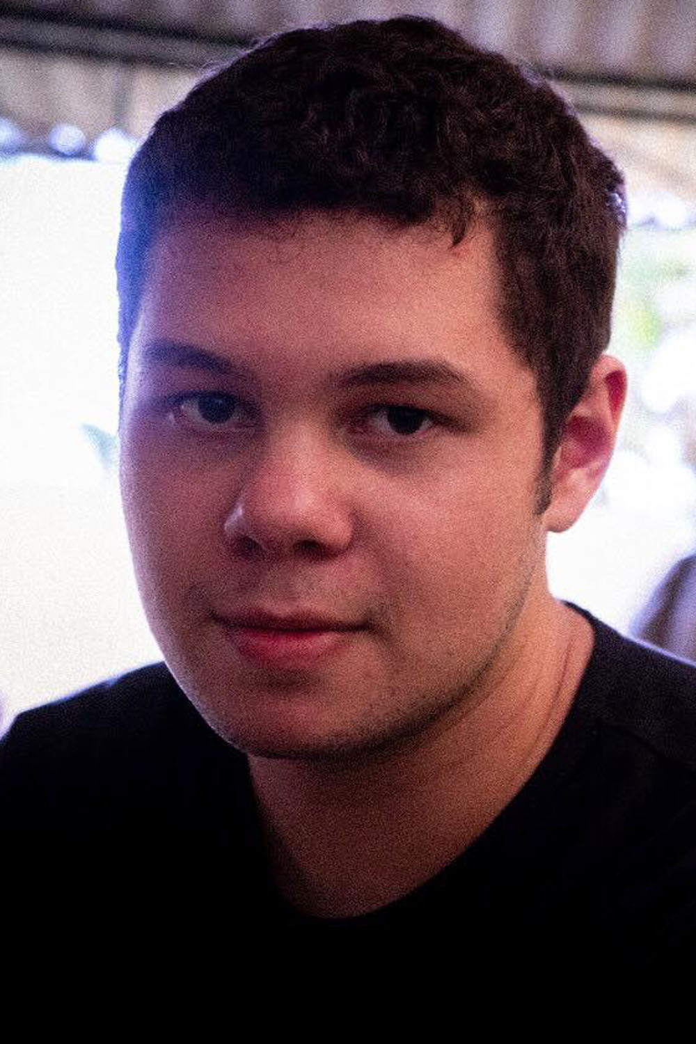 Mateus Simões backdrop