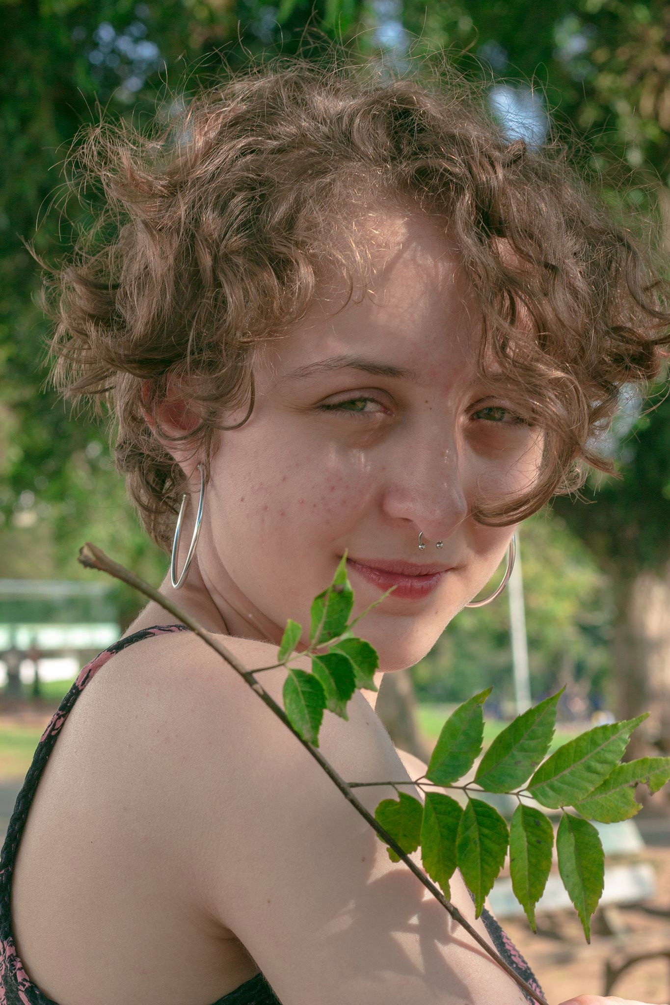 Gabriela Goulart backdrop