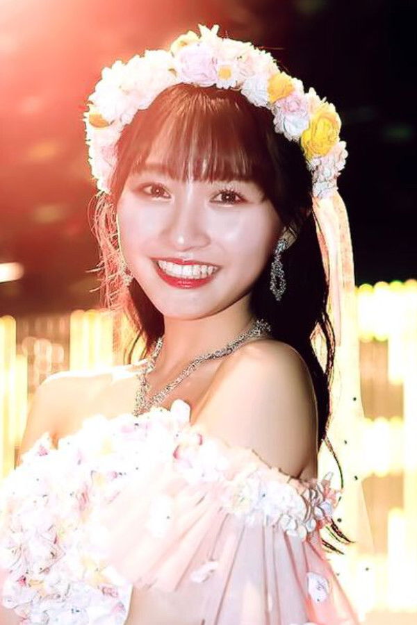 Ayaka Yamamoto backdrop