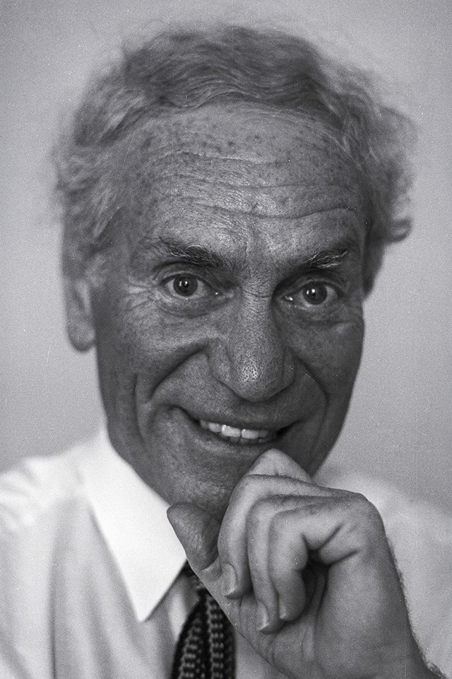 Hans-Peter Minetti backdrop