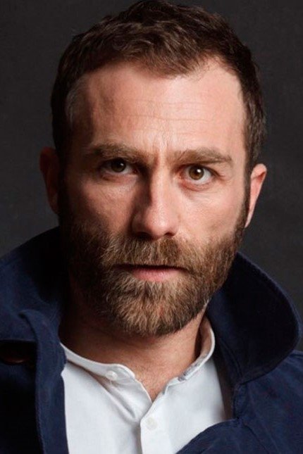 Xabier Murua backdrop