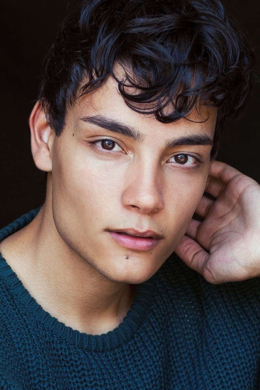 Evan Evagora backdrop