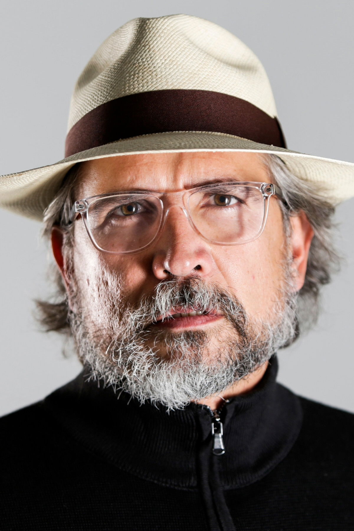 Gustavo Tovar-Arroyo backdrop