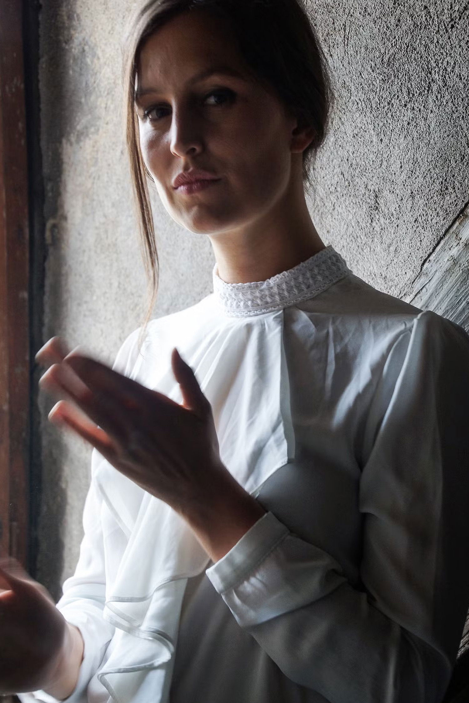 Anna Mariani backdrop