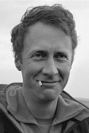 Simon Harvey backdrop