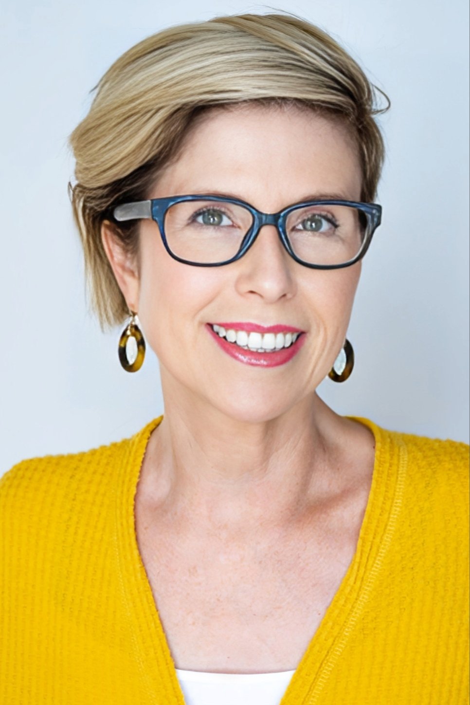 Mary Becquet backdrop