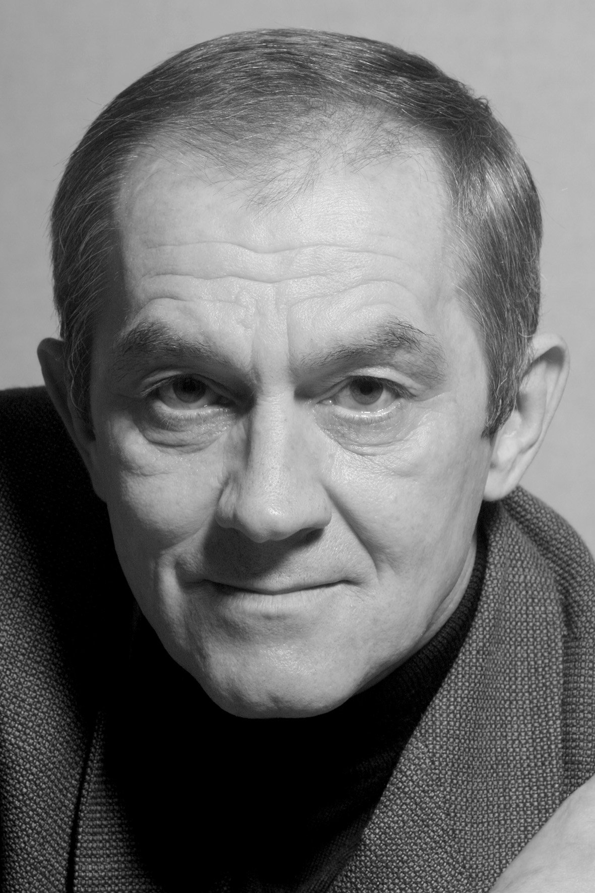 Sergey Sosnovsky backdrop