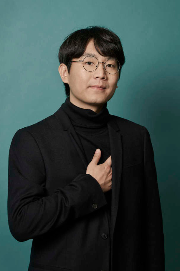 Gu Xiaogang backdrop