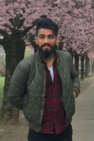 Savaş Damla backdrop