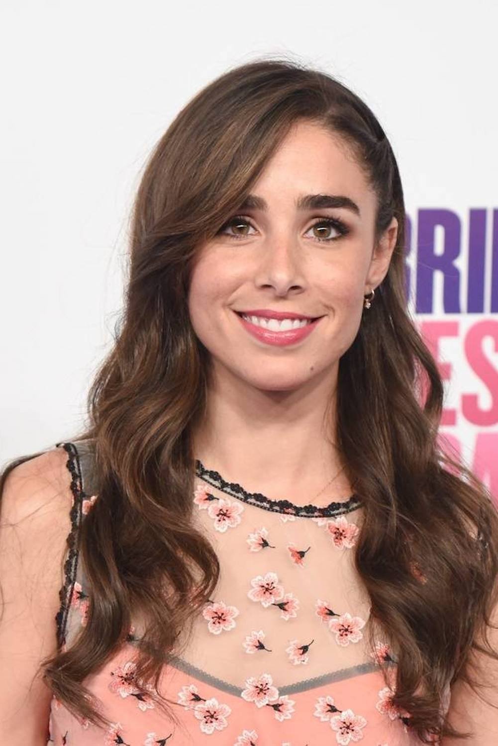 Candela Serrat backdrop