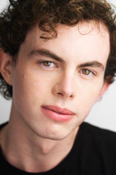 Max MacKenzie backdrop