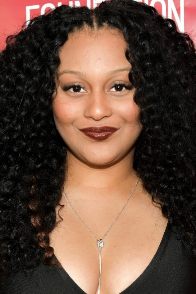 Aliyah Royale backdrop