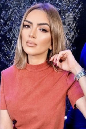 Samira Maqroun backdrop